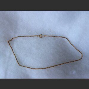 15" inch  gold toned link necklace, curved curling beautiful detail chain